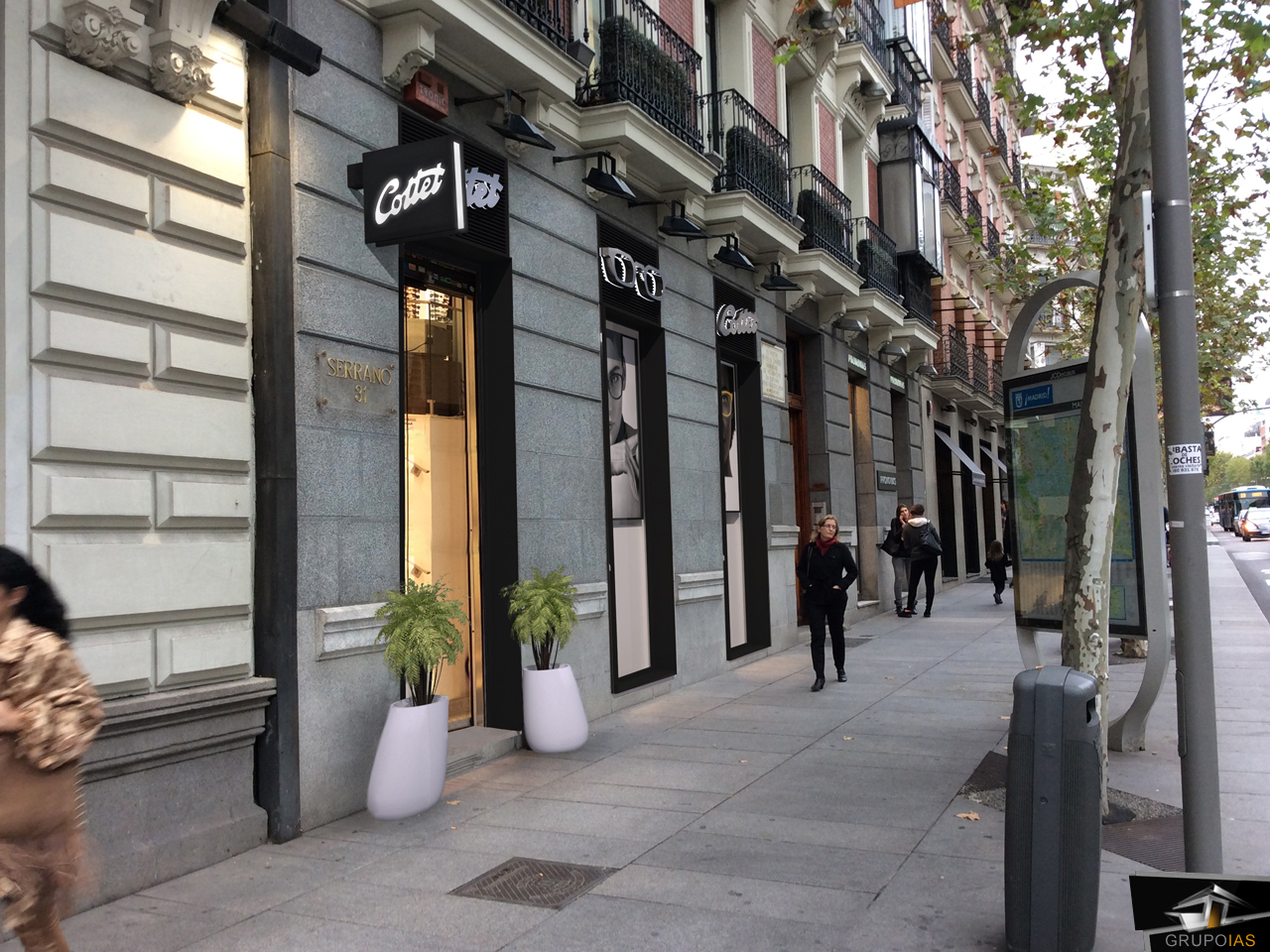 Diseño fachada optica Madrid 4